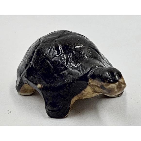 Vintage Miniature Ceramic Black Brown Turtle Figurine Made in Japan - Picture 2 of 4